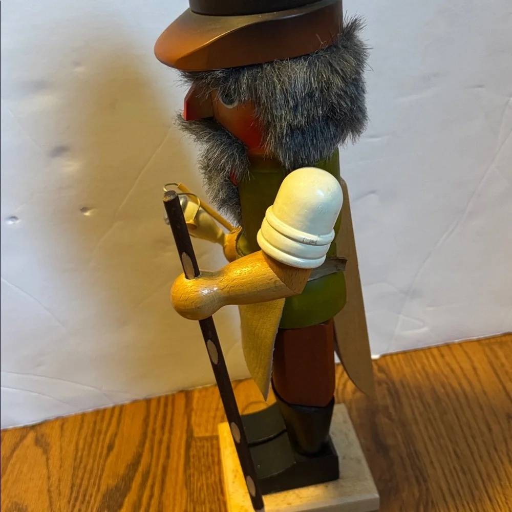 Holzkunst Christian Ulbricht German Smoking Woodsman Nutcracker